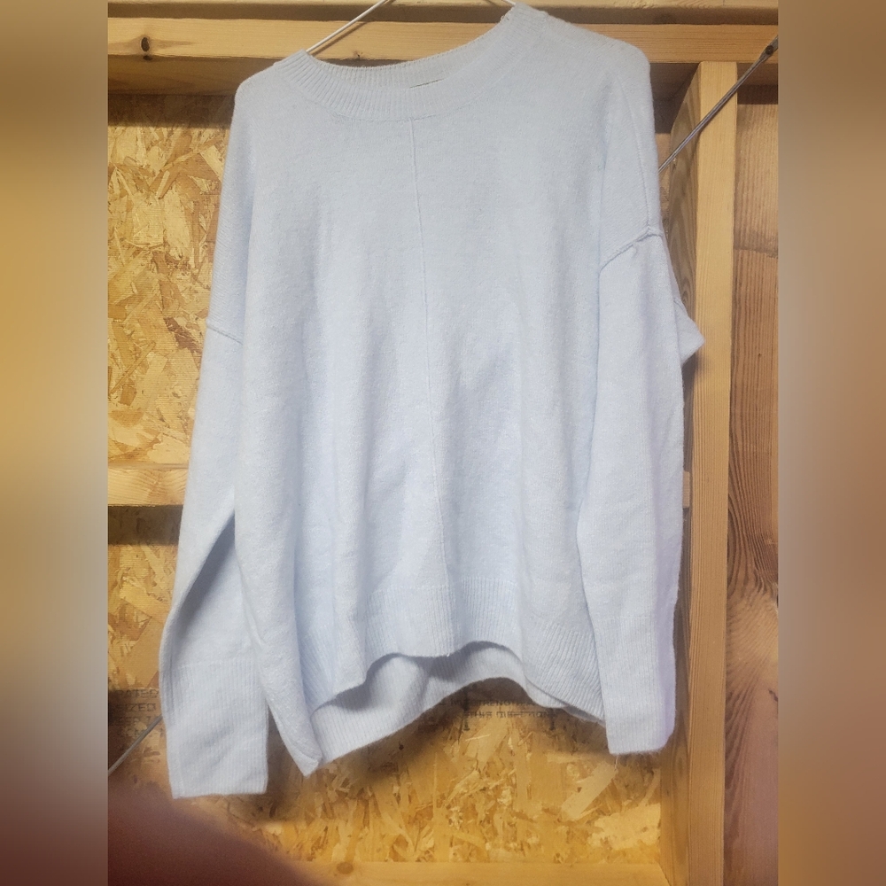 Vince Camuto NWOT Baby Blue Sweater Size Medium